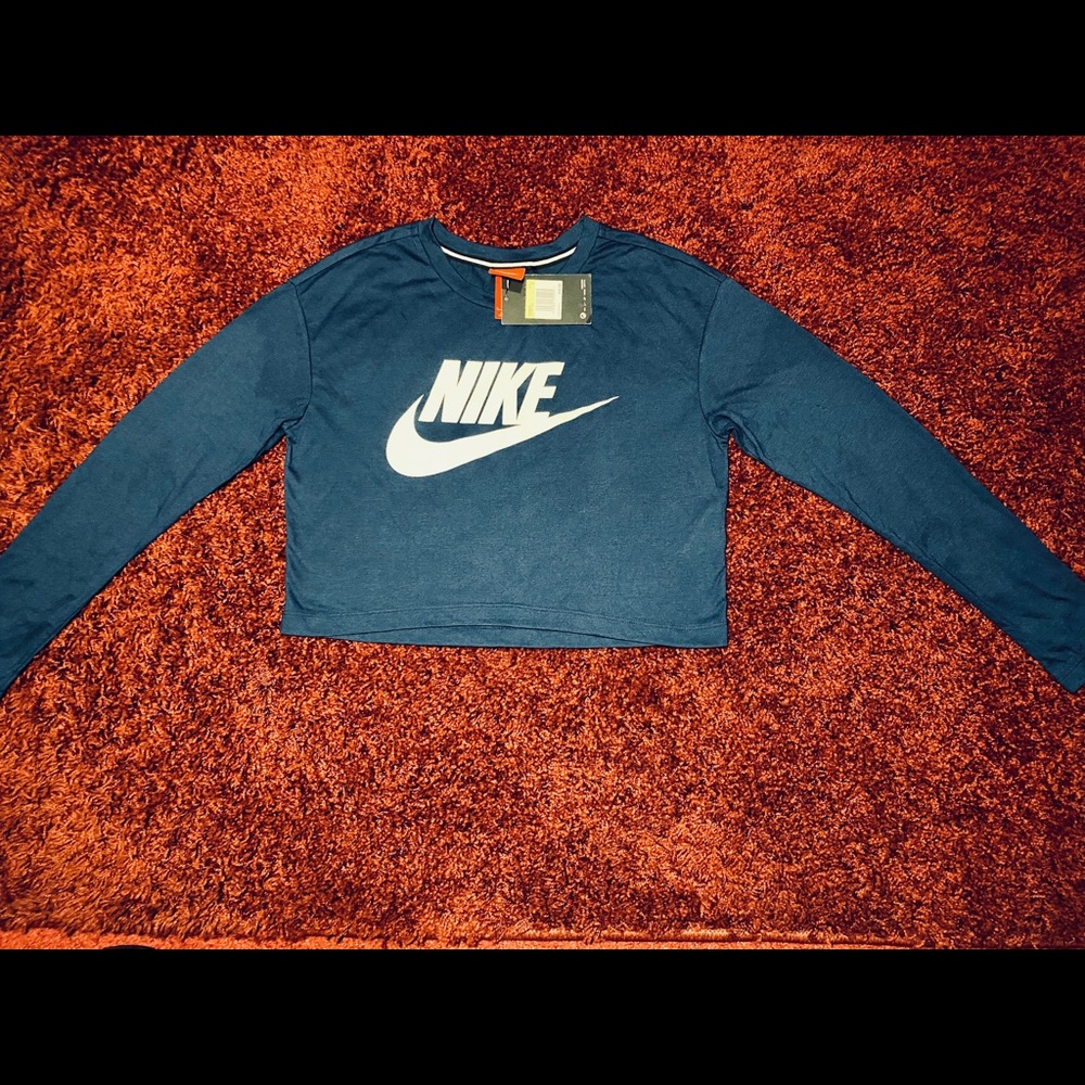 Nike Sportswear Essential crop top University Binary Blue/White